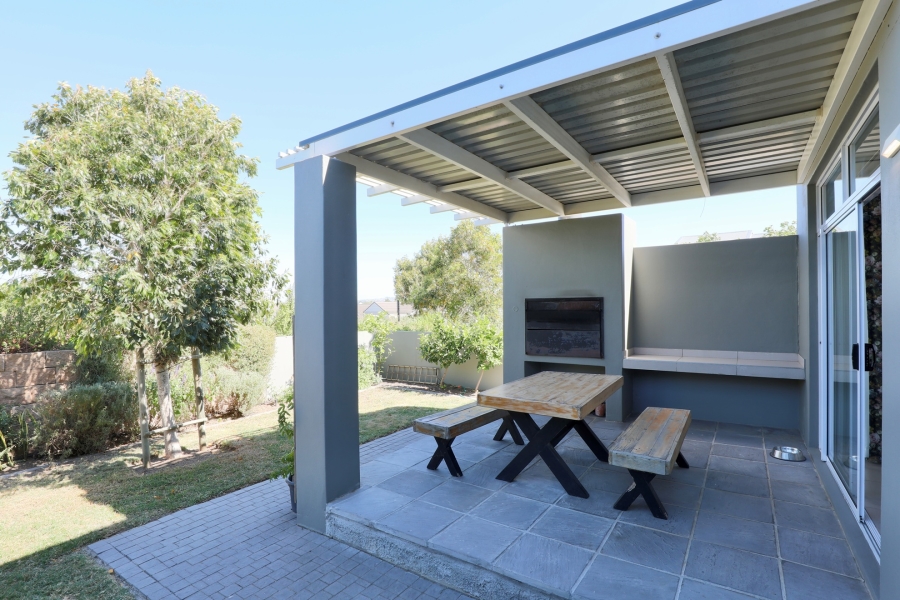 3 Bedroom Property for Sale in Somerset Lakes Western Cape